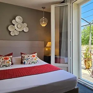 Hotel Brit Acacias, Arles